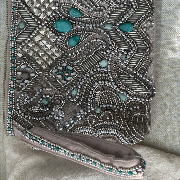 NWT Beautiful beaded evening clutch / wristlet in silver & turquoise - Picture 4 of 13
